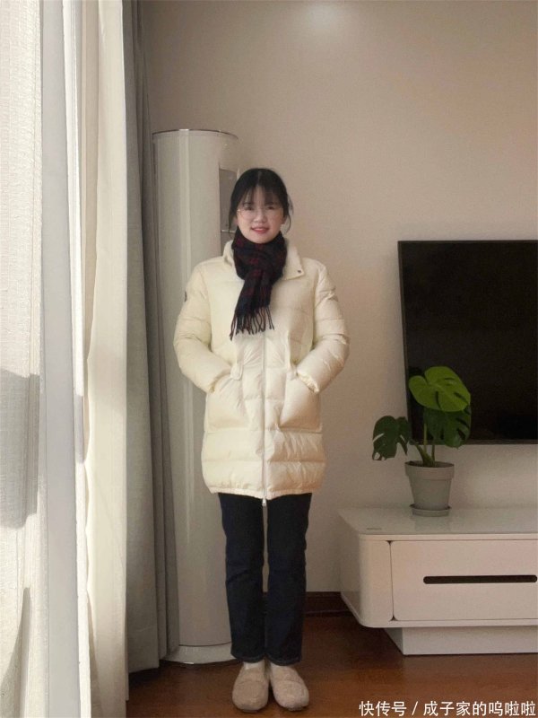 10倍杠杆配资 今日穿搭｜白色长款鹅绒羽绒服